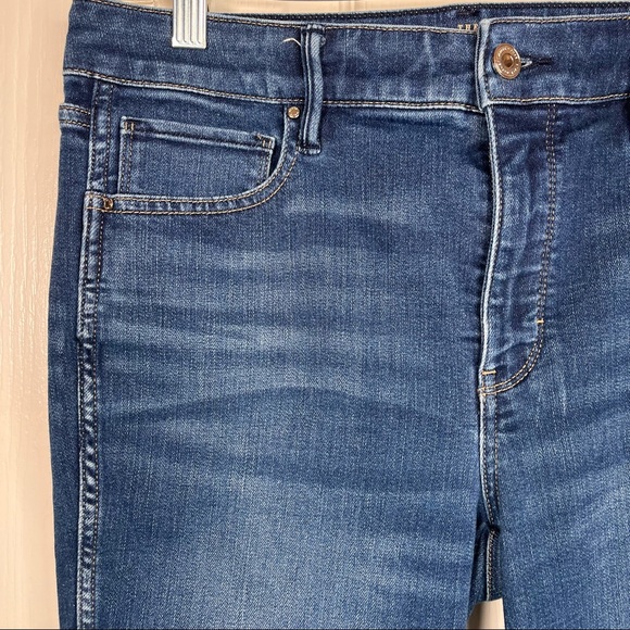 White House Black Market High Rise The Straight Crop Sz 8 L - Picture 5 of 13